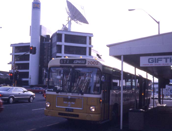 Yellow Bus MAN SG220 Hawke 2002